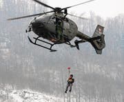 Der neue Flugplatzkommandant, Oberst im Generalstab Werner Tarnutzer, lässt sich einfliegen. (Bild: Robert Hess (Alpnach, 1. März 2018))