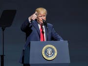 Der US-Senat hat eine grosse Steuerreform verabschiedet - ein wichtiger Etappensieg für Präsident Donald Trump. (Bild: Keystone/AP/MIKE STEWART)