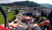 Freier Blick zuoberst auf dem Turm hinüber zum Kloster. (Bild: Youtube/K1ngda Ka88)