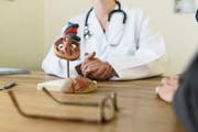 Ab Dezember werden drei Mal pro Woche Sprechstunden in Wassen und Göschenen angeboten. (Bild: Christian Beutler/Keystone (28. März 2014))