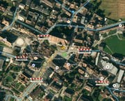 Da liegt sogar das Street-View-Männlein flach: Virtuelle Strassenabsperrungen zeigen die Sperrzone. (Bild: Fotomontage BdU)