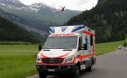 Im Einsatz standen unter anderem die Rega und mehrere Rettungsdienst-Mitarbeiter. (Bild: Geri Holdener)