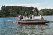 So wie damals auf dem Lac de Bret VD werden übernächste Woche auf dem Sarnersee die Fische gezählt. (Bild: PD)