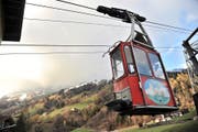 Die Seilbahn von Bürglen auf das Biel kämpft mit Finanzproblemen und hat zudem Investitionsbedarf. Bild: Urs Hanhart (Bürglen, 11. November 2016)