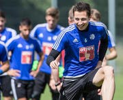 Er hat derzeit nicht viel zu lachen: Remo Arnold (hier im Training) hinkt nach Verletzungen seiner Form des vergangenen Herbstes hinterher und erhält kaum Spielpraxis. Bild: Alexandra Wey/Keystone (Luzern, 20. Juni)