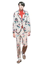 Blumenmuster: Modell von Gucci. (Bild: PD)
