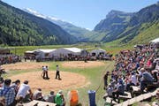Auf dem Urnerboden wurde in drei Sägemehlringen um den Festsieg gekämpft. (Bilder Paul Gwerder)