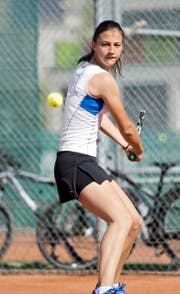 Befindet sich im Aufwind: das 15-jährige Nachwuchstalent Kristina Milenkovic aus dem TC Sursee. (Bild Corinne Glanzmann)