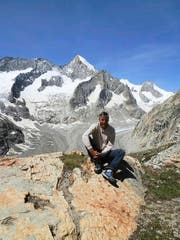 Richi Walker bewartet als Urner die Walliser Oberaletschhütte. (Bild: PD)