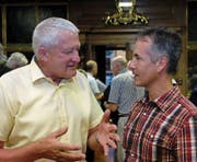 Präsident Klaus Odermatt (l.) im Gespräch mit dem neuen Vizepräsidenten René Hürlimann. (Bild: Richard Greuter (Stans, 19. Juni 2017))