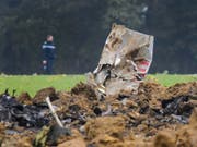 Bei dem Absturz des F/A-18-Kampfjets wurde der Pilot verletzt. (Archivbild) (Bild: Keystone/JEAN-CHRISTOPHE BOTT)