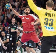 Lukas von Deschwanden hat im Dress der Schweizer Nationalmannschaft schon über 40 Spiele absolviert. (Bild: Ennio Leanza/Keystone (Zürich, 5. November 2016))