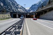 Das Nordportal des Gotthard-Strassentunnels. Der Entschid über eine zweite Röhre wurde vom Ständerat vertagt. (Bild: Keystone / Gaetan Bally)