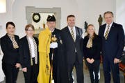 Im Vorstand der Amtsleute gab es turnusgemäss ein Sesselrücken (von links): Antonella Valente, Andrea Gnos Stadler, Weibel Karl Kempf, der neue Bruderschaftsvogt Adrian Zurfluh, das neue Vorstandsmitglied Rebekka Mattli und Markus Frösch. Bilder: Georg Epp (Altdorf, 20. Oktober 2016)