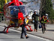 Die Heli-Crew war nur kurz auf dem Platz und flog dann zum nächsten Einsatz. (Bild: Geri Holdener, Bote der Urschweiz)