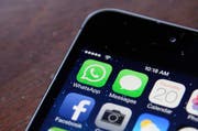 Inwiefern dürfen Schulen die Social Media Aktivitäten ihrer Schüler kontrollieren und bestrafen? Diese Frage warf ein Fall in den USA auf. (Bild: Keystone)