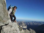 Alpinist Ueli Steck auf seiner spektakulären Viertausender-Tour im Jahr 2015. (Bild: Facebook / Ueli Steck)