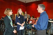 Projektleiterin Marina Delgrande, Referentin Yvonne Eichenberger und Patrick Csomor, Leiter Gesundheitsamt (von links). Bild: Marion Wannemacher