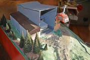 Severin Wallimann baute die Pilatus-Luftseilbahn «Dragon Ride» im Massstab 1:87 nach. (Bild: PD)
