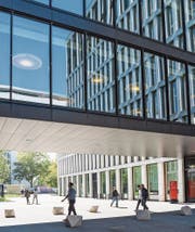 Der Zuger Campus des amerikanischen Gesundheitskonzerns Johnson & Johnson. (Bild: Patrick Hürlimann (21. September 2017))