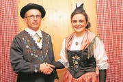 Martin Müller übernimmt das Präsidium der Trachtengruppe Spirigen von Erika Herger. (Bild: Franz Imholz (Spirigen, 13. Januar 2018))