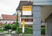 Immer mehr Filialen der Post schliessen. Auch die Zukunft derjenigen in Wassen ist offen.Symbolbild: Corinne Glanzmann (Wolfenschiessen, 31. 5. 16)
