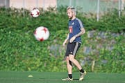 Zieht auch in Spanien die Bälle an: FCL-Spielmacher Markus Neumayr.Bild: (Bild: Martin Meienberger/Freshfocus (Marbella, 15. Januar 2017))