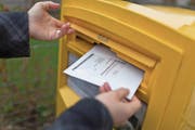 In Kerns kann man auch weiterhin mehr als nur Briefe einwerfen. (Bild: Gaetan Bally/Keystone)