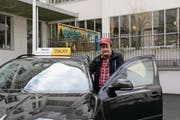 Mit seinem Taxi Muh sieht sich Martin Muheim wachsender ausserkantonaler Konkurrenz gegenüber. (Bild: Salome Infanger (Altdorf, 22.AABB22Februar 2017))