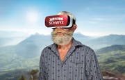 Wetterschmöcker Martin Holdener ist von der Virtual-Reality-Brille begeistert. (Bild: pd)
