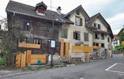 Diese Häuser an der Rigigasse in Küssnacht sollen weichen. (Bild: Edith Meyer (Küssnacht, 23. November 2017))