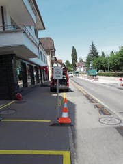 Eine Tafel bei der Baustelle auf der Seestrasse forderte die Velofahrer zum Absteigen auf. (Bild: PD)