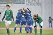 FCL-Spielerinnen bejubeln ein Tor gegen den FC St. Gallen. (Bild: Martin Meienberger/Freshfocus (13. März 2016))