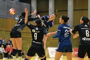 Zuger Topwerferin Sibylle Scherer im Spiel gegen Yellow Winterthur. (Bild: Maria Schmid (10. Januar 2018, Zug))