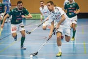 Zugs Steven Fiechter (vorn) und Co. fordern den Tabellenführer. (Bild: Christian H. Hildebrand (Unterägeri, 14. Januar 2018))