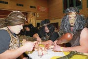 Fasnacht 2017 in Spiringen mit Maskenball am 25. Februar und Katzenmusikumzug am 23. Februar. (Bild: Franz Imholz)