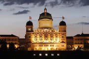 Das Bundeshaus im Lichterglanz. (Archivbild Keystone)