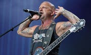 Auf seinem neuen Album ist er für einmal urchig statt rockig: der Berner Mundartsänger Gölä. (Bild: Philipp Schmidli (Luzern, 21. Juni 2014))