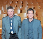Nach der Versammlung wieder vor leeren Rängen: Niklaus Ettlin (links) wird als Präsident der Korporation Kerns morgen Freitag durch Markus Ettlin abgelöst. (Bild: Markus von Rotz (Kerns, 29. November 2017))