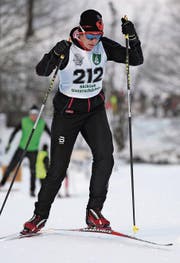 Für einmal rennmässig in der Loipe statt auf dem Mountainbike: Linda Indergand (Silenen). (Bild: Urs Hanhart (Unterschächen, 23. Dezember 2017))
