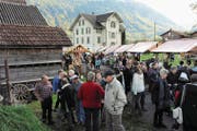 Der beliebte Herbstmärt – hier 2013 auf dem Hof der Familie Eberli, Hirseren – wird dieses Jahr in die Gewerbeausstellung als zusätzliche Attraktion integriert. (Bild: Christoph Riebli (Giswil, 12. Oktober 2013))