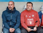 Sitzen nicht ganz sicher im Sattel: FCL-Trainer Markus Babbel (links) und Assistent Patrick Rahmen. (Bild: Martin Meienberger/Freshfocus)