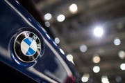 BMW muss Autos zurückrufen. (Bild: EPA/IAN LANGSDON)