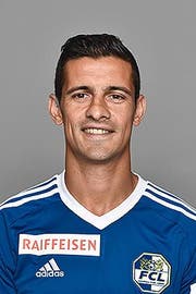 Die beiden Torschützen beglückwünschen sich: Markus Neumayr (rechts) erzielte für den FC Luzern das 1:0, Marco Schneuwly mittels Penalty das 2:0. (Bild: Freshfocus/Martin Meienberger)