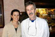 Das Wirtepaar Monika und Mike Zumstein. (Bilder Romano Cuonz)