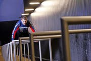 Alexander Büeler trainiert hart und diszipliniert für seine Ringerkarriere. Er weiss: «Die Waage lügt nicht.» (Bild Werner Schelbert)