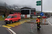Die Autobahneinfahrt in Goldau Richtung Küssnacht ist gesperrt. (Bild: Geri Holdener, Bote der Urschweiz)