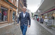 Der Engelberger Tourismusdirektor Frédéric Füssenich unterwegs in der Dorfstrasse. (Bild Corinne Glanzmann)