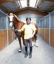 Andreas Hugener hat 22 Pferde in seinen zwei Ställen. (Bild: Werner Schelbert (Alosen, 27. Mai 2017))