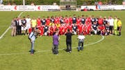 Gruppenfoto mit den aktiven und ehemaligen Spitzensportlern. (Bild: Geri Holdener, Bote der Urschweiz)